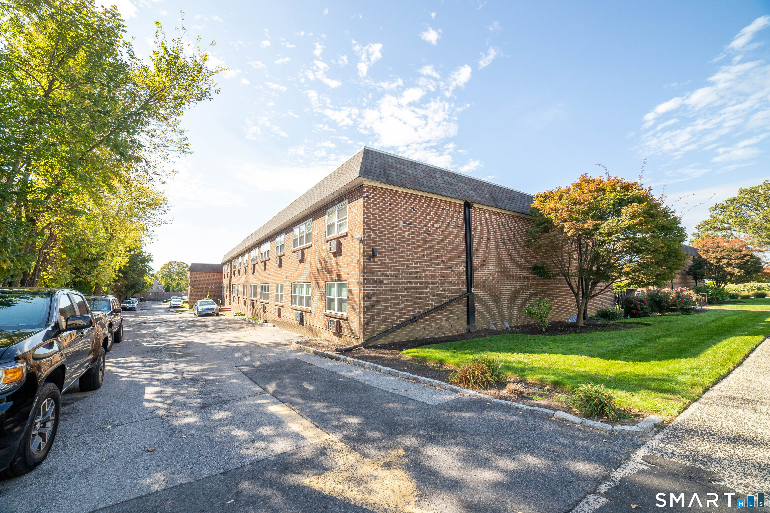 637 Cove Road, Unit D5 Stamford, CT 06902 - Photo 2 of 20