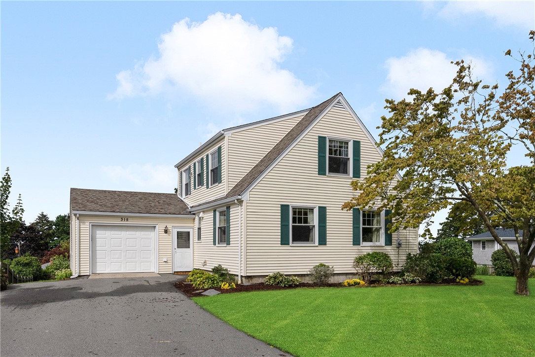 315 Mail Coach Road Portsmouth, RI 02871 - Photo 2 of 44