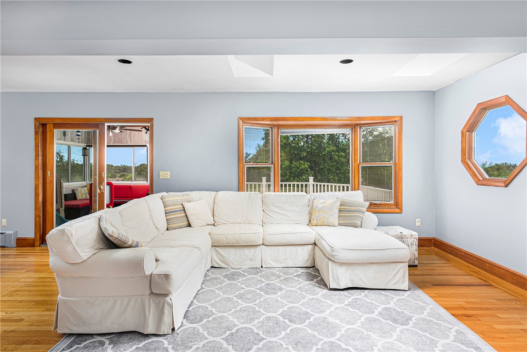 315 Mail Coach Road Portsmouth, RI 02871 - Photo 9 of 44