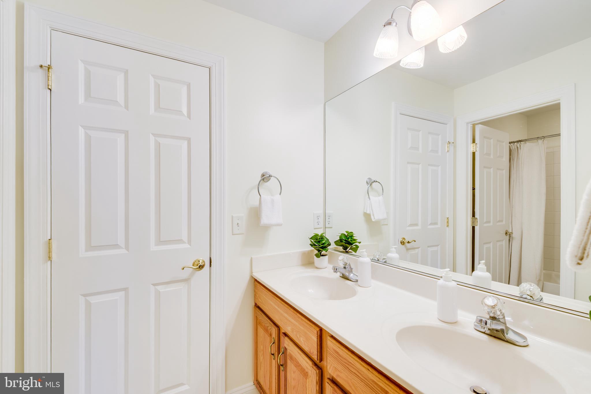 1175 Gum Bottom Road Crownsville, MD 21032 - Photo 34 of 54 Jack & Jill Bath up