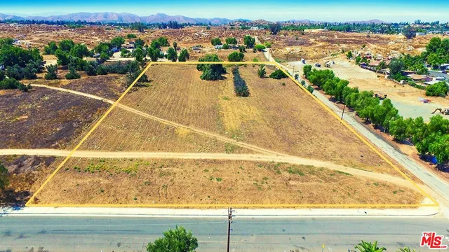 $749,000 | 595 West 11th Street, Perris, CA 92570