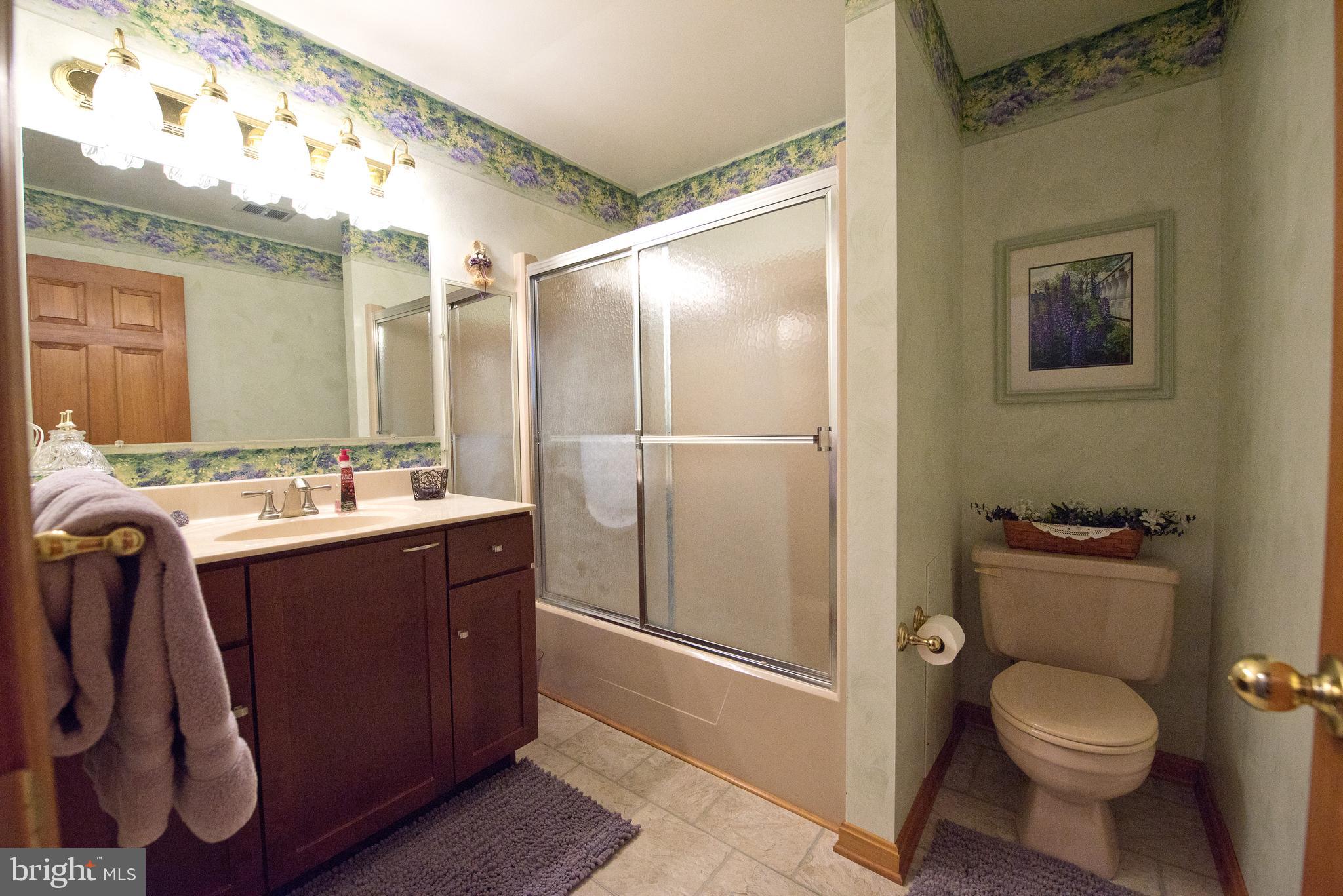 1819 Florence Road Mount Airy, MD 21771 - Photo 15 of 46 Hall Bath