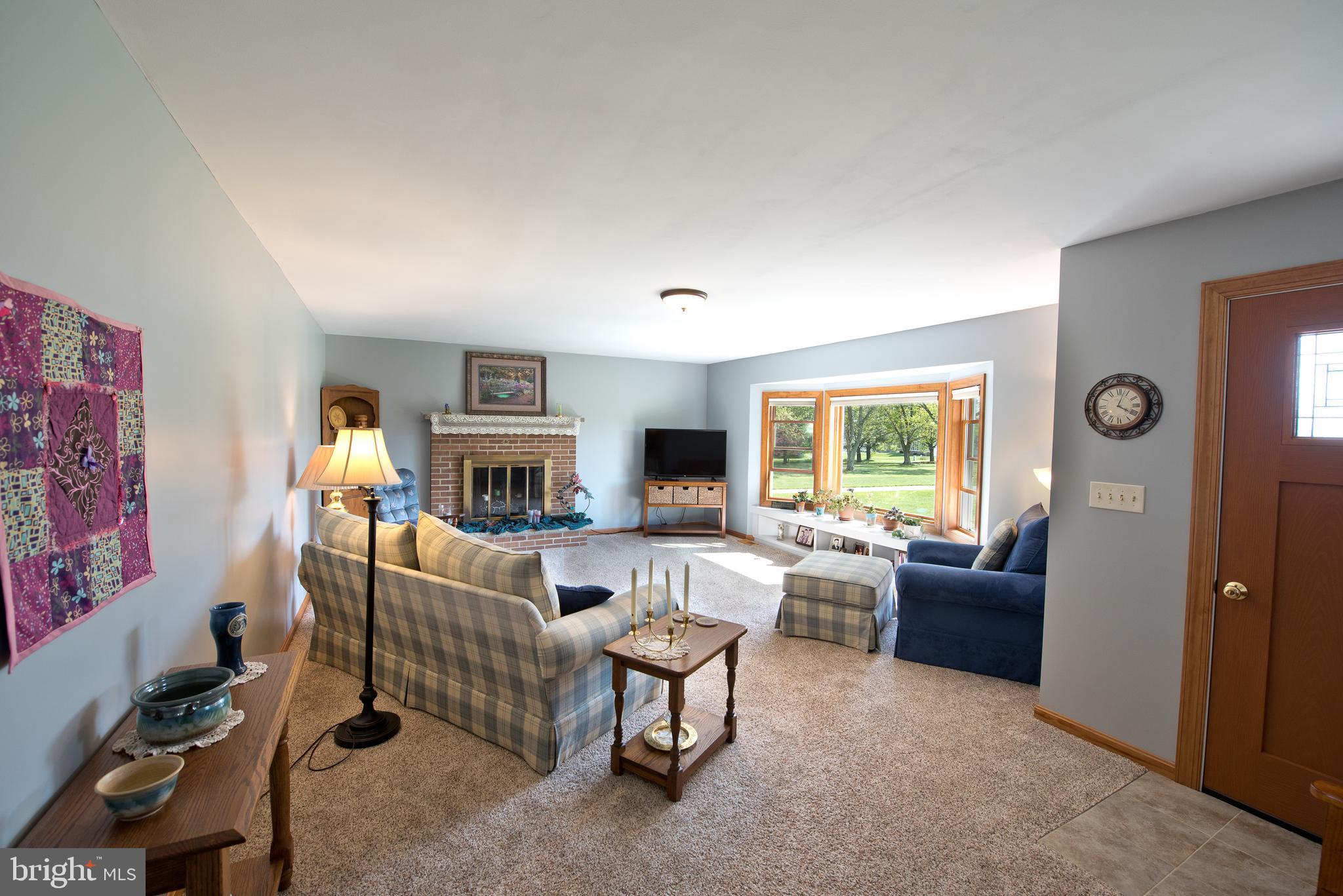 1819 Florence Road Mount Airy, MD 21771 - Photo 8 of 46 Spacious living room