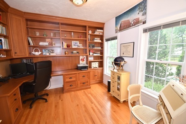 25 Stirling Street Andover, MA 01810 - Photo 11 of 30