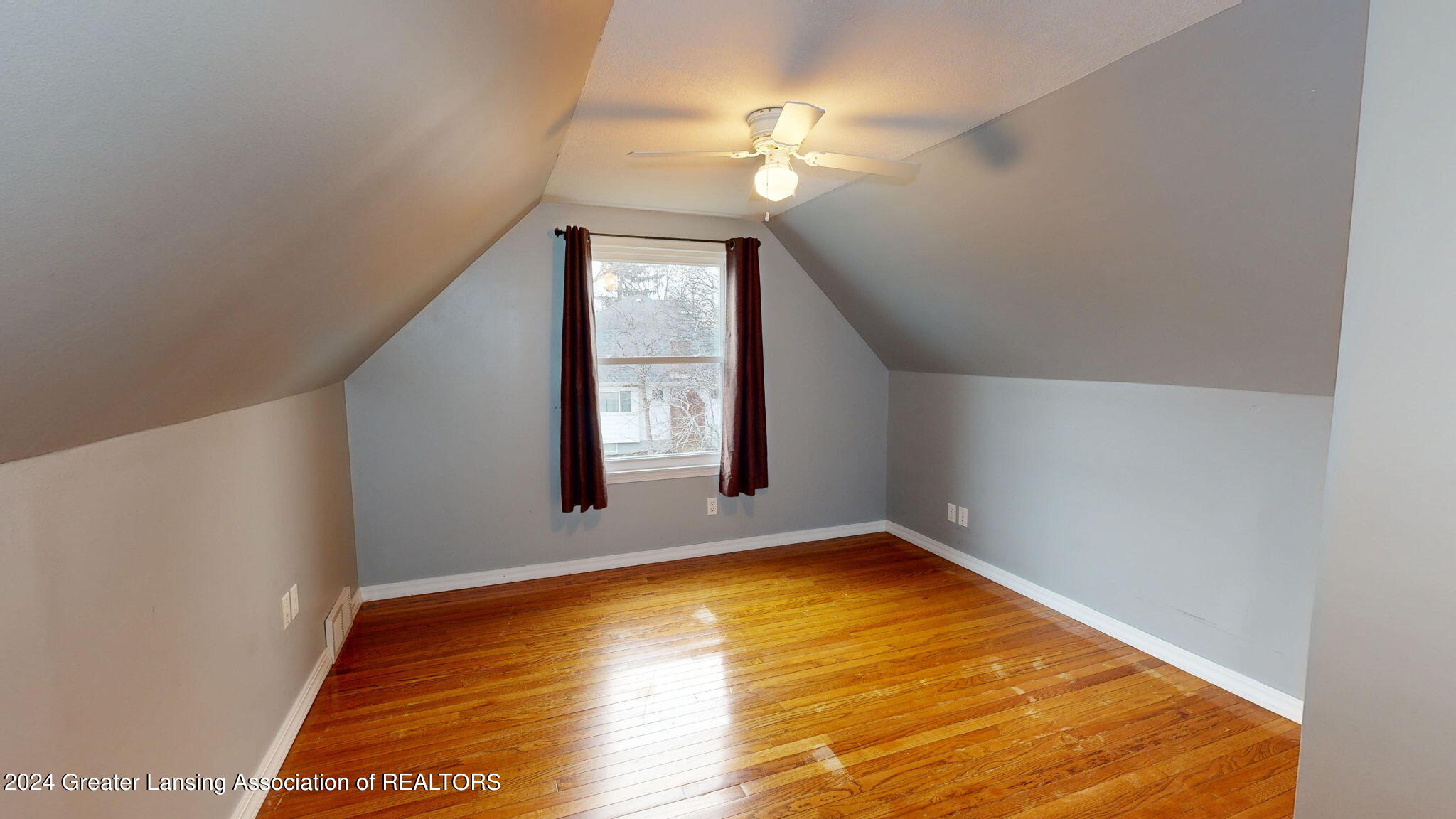323 Kensington Road Lansing, MI 48910 - Photo 18 of 39 30-web-or-mls-323 Kensington (30)