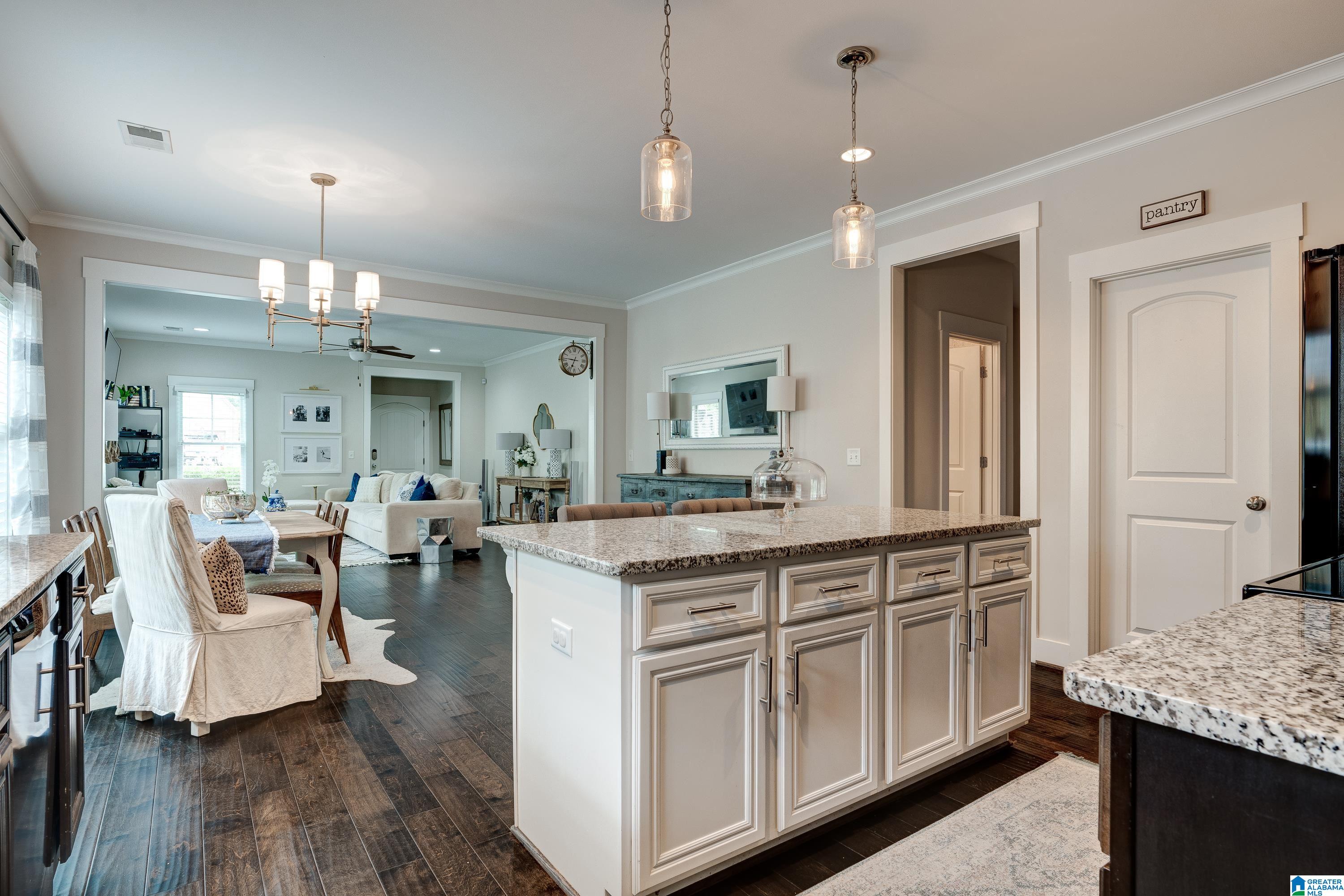 876 Valley Circle Leeds, AL 35094 - Photo 15 of 35