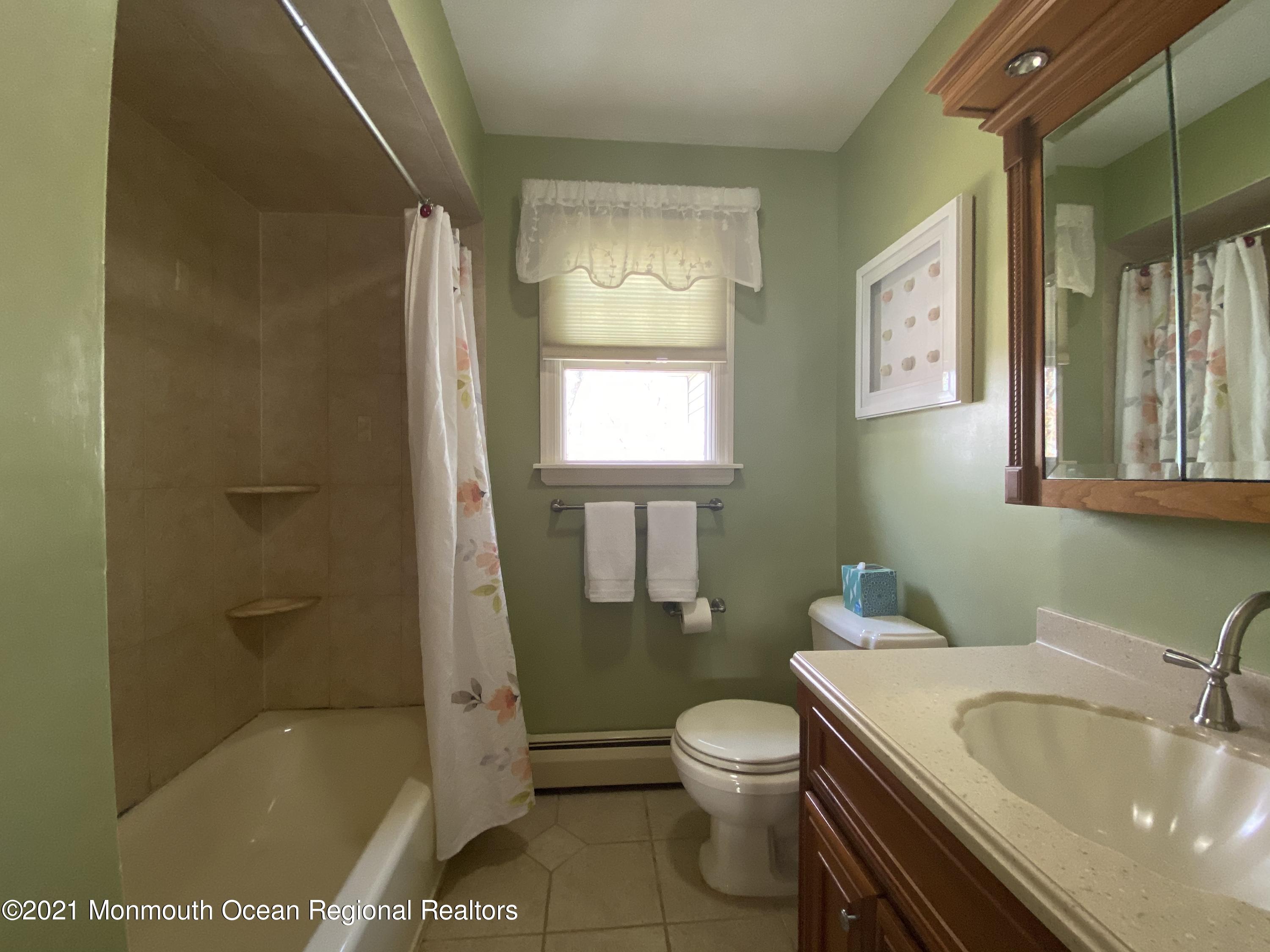 14 Bunkerhill Road Hazlet, NJ 07730 - Photo 19 of 39 Bath main level