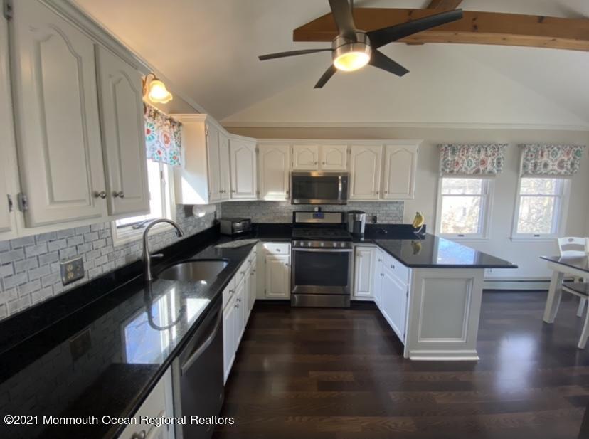 14 Bunkerhill Road Hazlet, NJ 07730 - Photo 8 of 39 Kitchen