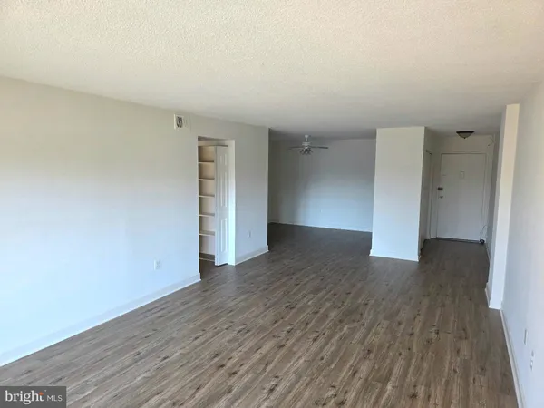 $2,000 | 1300 Army Navy Drive, Unit 306, Arlington, VA 22202