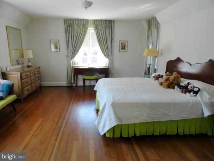 3404 Fallstaff Road Baltimore, MD 21215 - Photo 12 of 28 Bedroom (Master)2