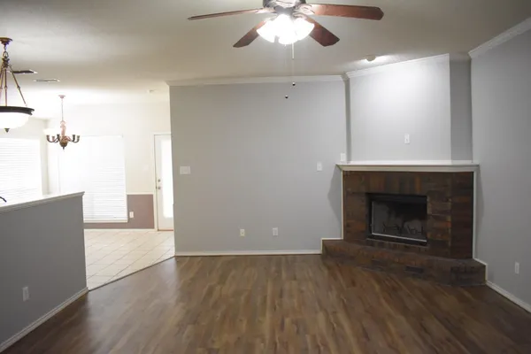 $1,600 | 6121 16th Street, Lubbock, TX 79416
