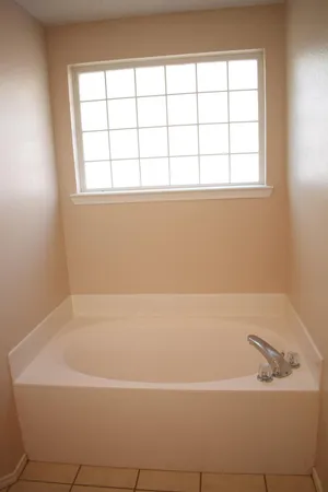 $1,600 | 6121 16th Street, Lubbock, TX 79416