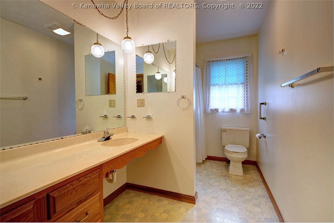 1724 Scott Depot Road Scott Depot, WV 25560 - Photo 19 of 44 Gallery Image 19