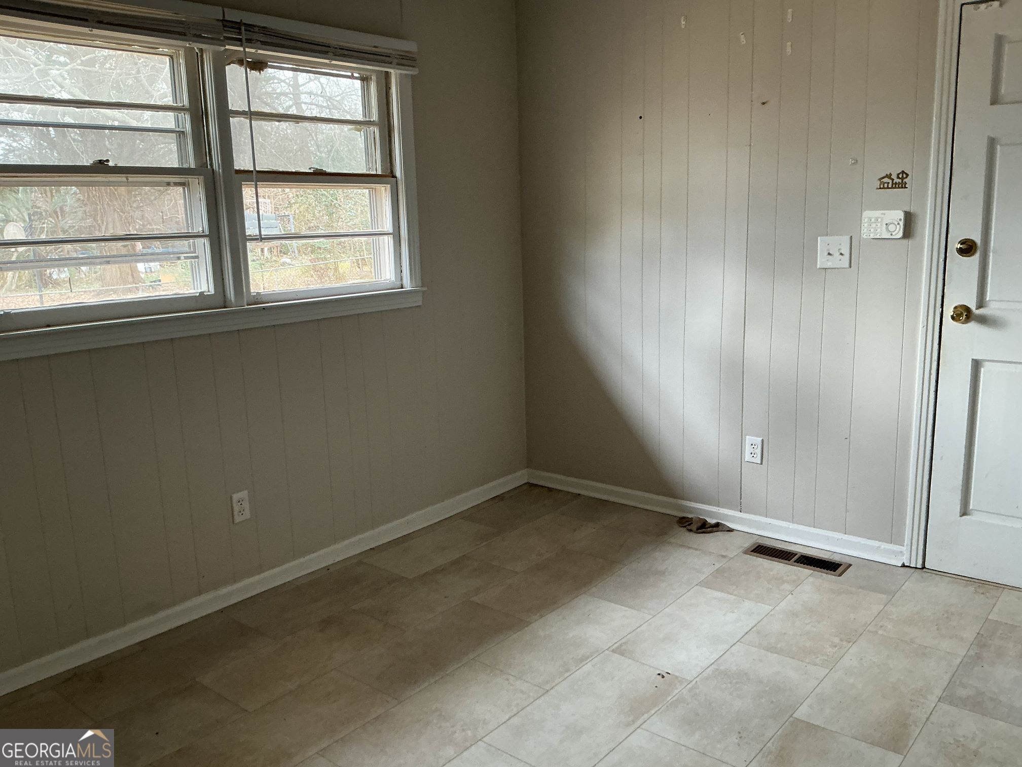 15 Cedar Street Hartwell, GA 30643 - Photo 4 of 11 Dinning Area