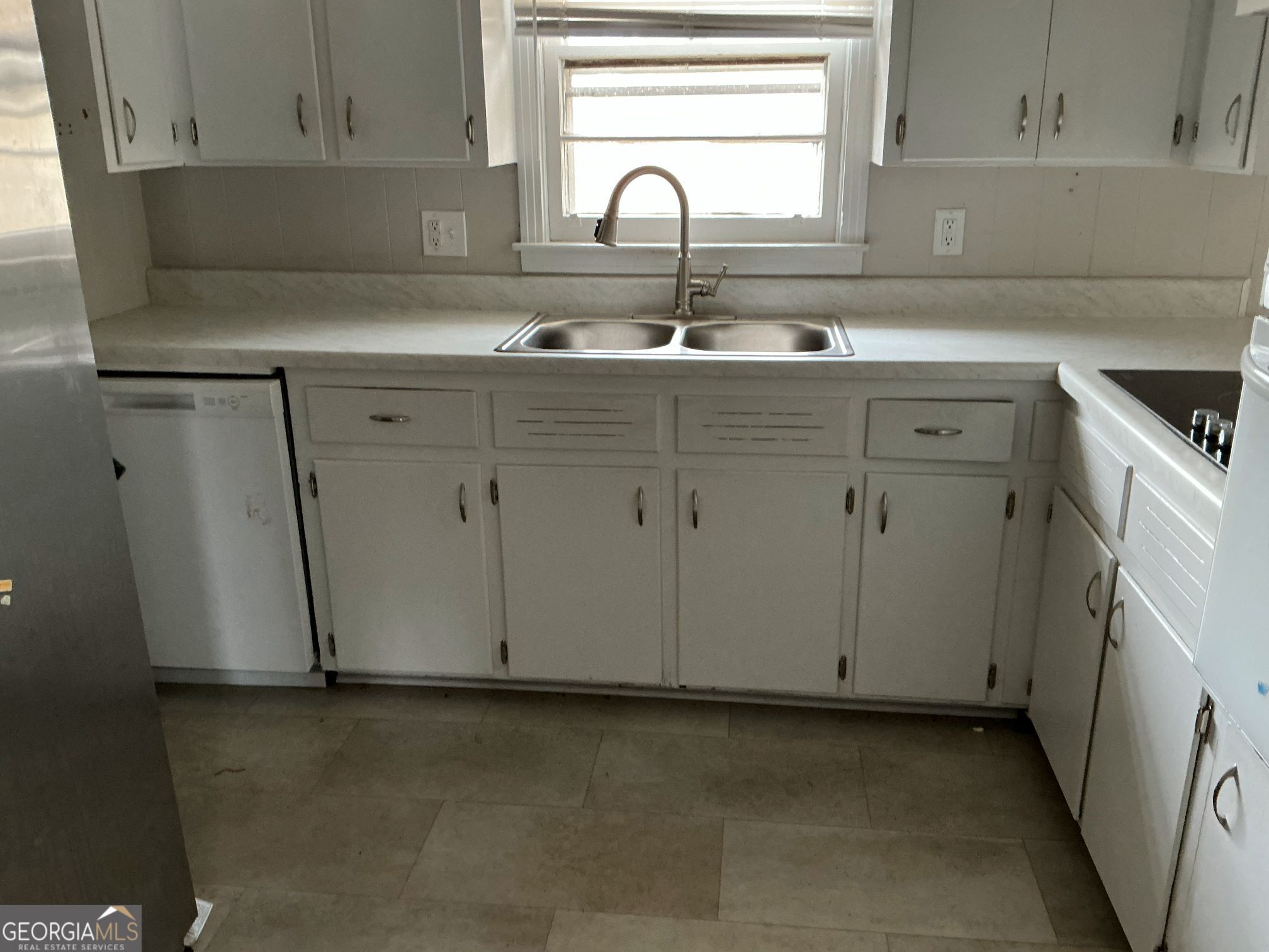 15 Cedar Street Hartwell, GA 30643 - Photo 6 of 11