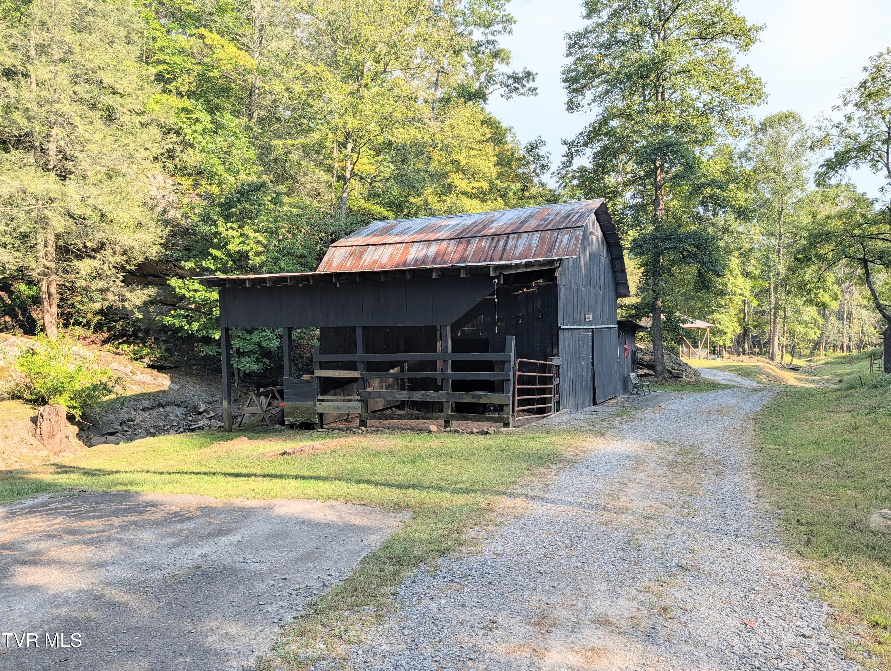 556 Racking Rock Road Clintwood, VA 24228 - Photo 13 of 56 9985