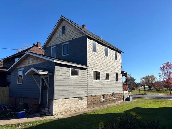 $245,000 | 729 East Sheridan Street, Ely, MN 55731