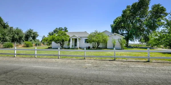 $695,000 | 39723 39723rd Creek, Woodland, CA 95695