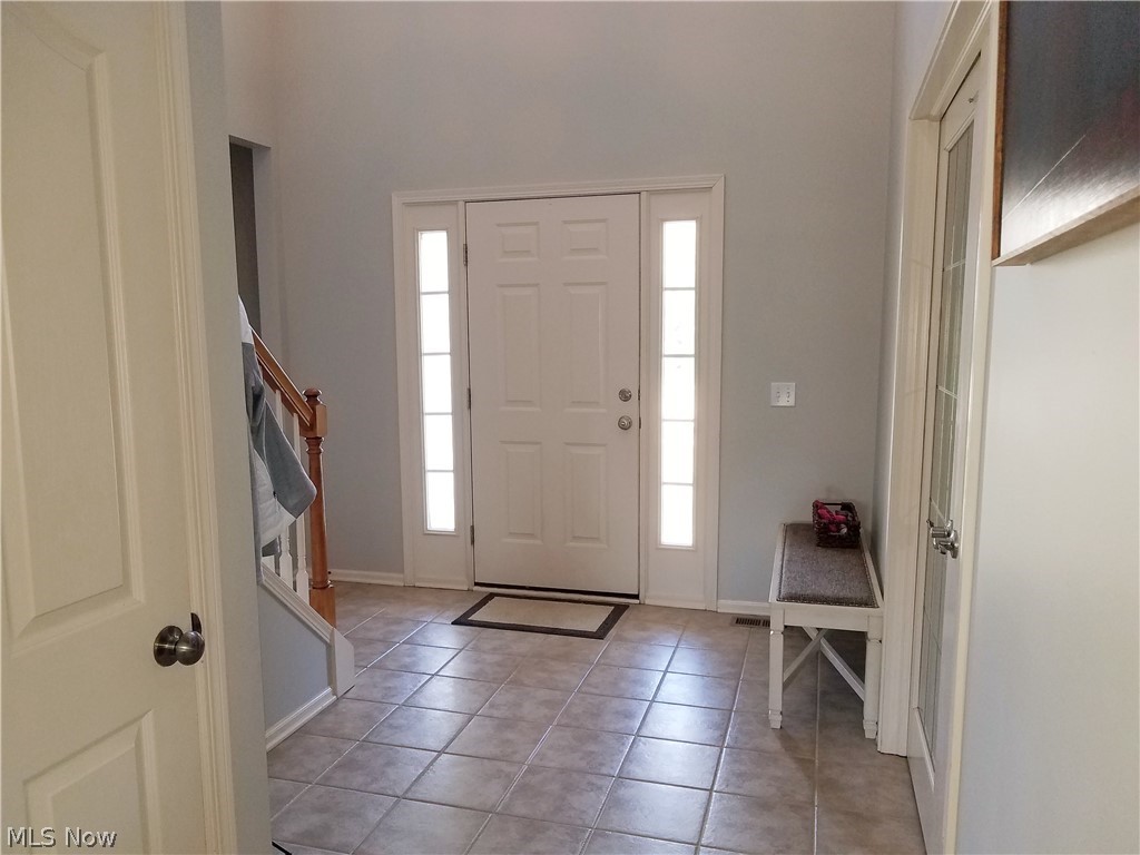 27177 Watkin Road Olmsted Falls, OH 44138 - Photo 6 of 35