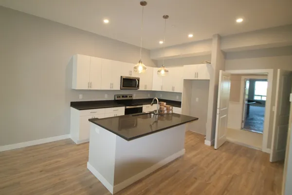 $2,100 | 999 Main Street, Unit 306, Hanson, MA 02341