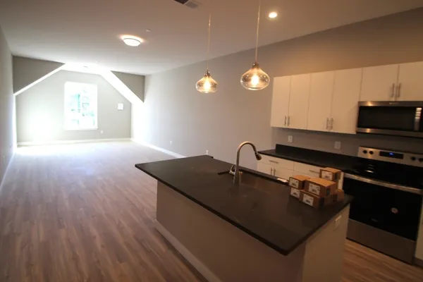 $2,100 | 999 Main Street, Unit 306, Hanson, MA 02341