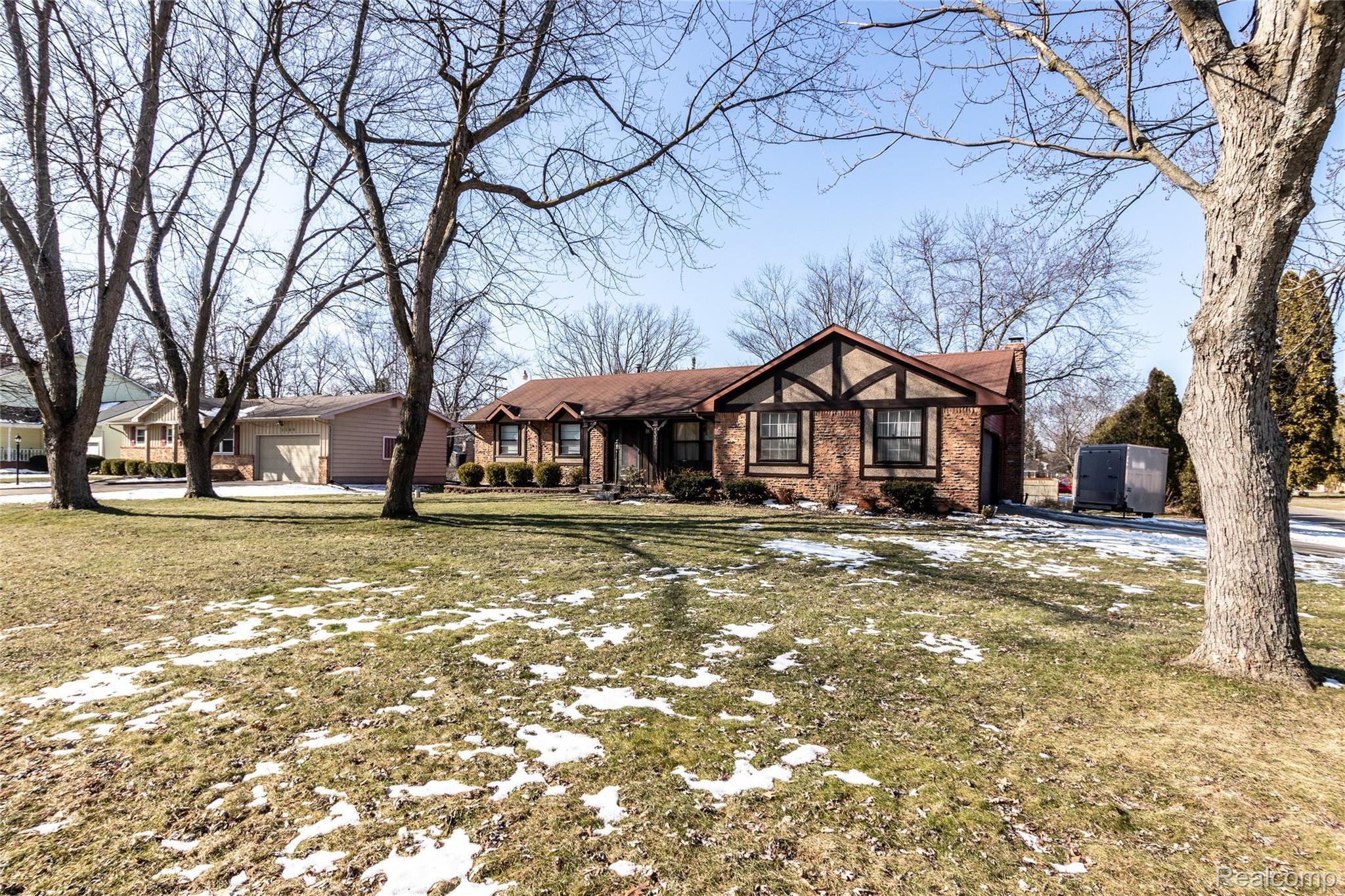 5317 Copley Square Road Grand Blanc, MI 48439 - Photo 5 of 32 20200223_5317 Copley Square_003.jpg