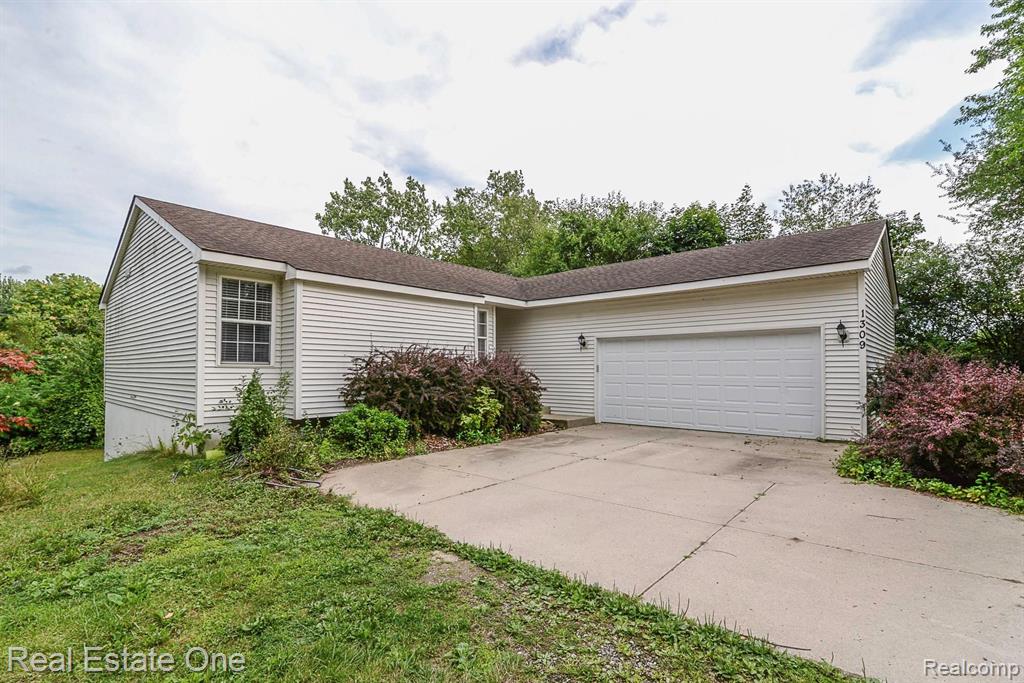 1309 Sleeth Road Commerce Township, MI 48382 - Photo 3 of 34