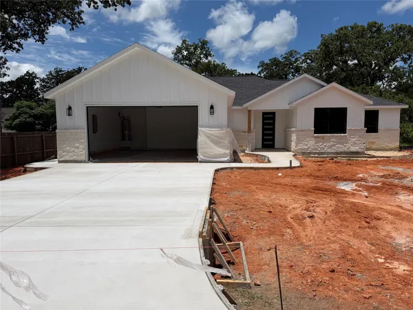 $355,000 | 26715 Fawn Drive, Hempstead, TX 77445