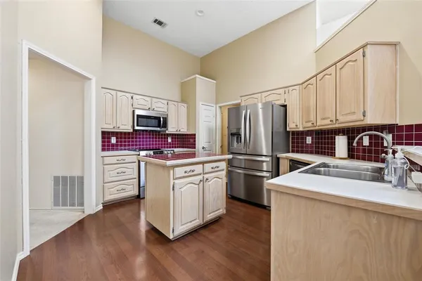 $2,395 | 934 Highgate Drive, Lewisville, TX 75067