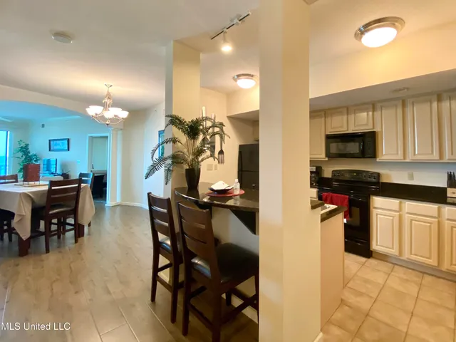 $2,650 | 2228 Beach Drive, Unit 504, Gulfport, MS 39507