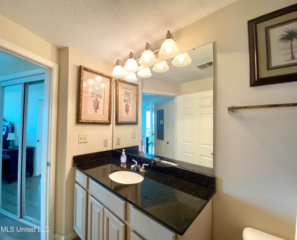 $2,650 | 2228 Beach Drive, Unit 504, Gulfport, MS 39507