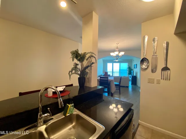 $2,650 | 2228 Beach Drive, Unit 504, Gulfport, MS 39507