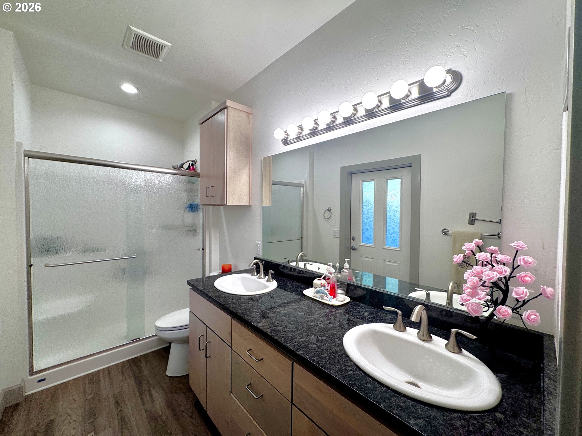 929 Old County Road Brookings, OR 97415 - Photo 22 of 46 Bathroom