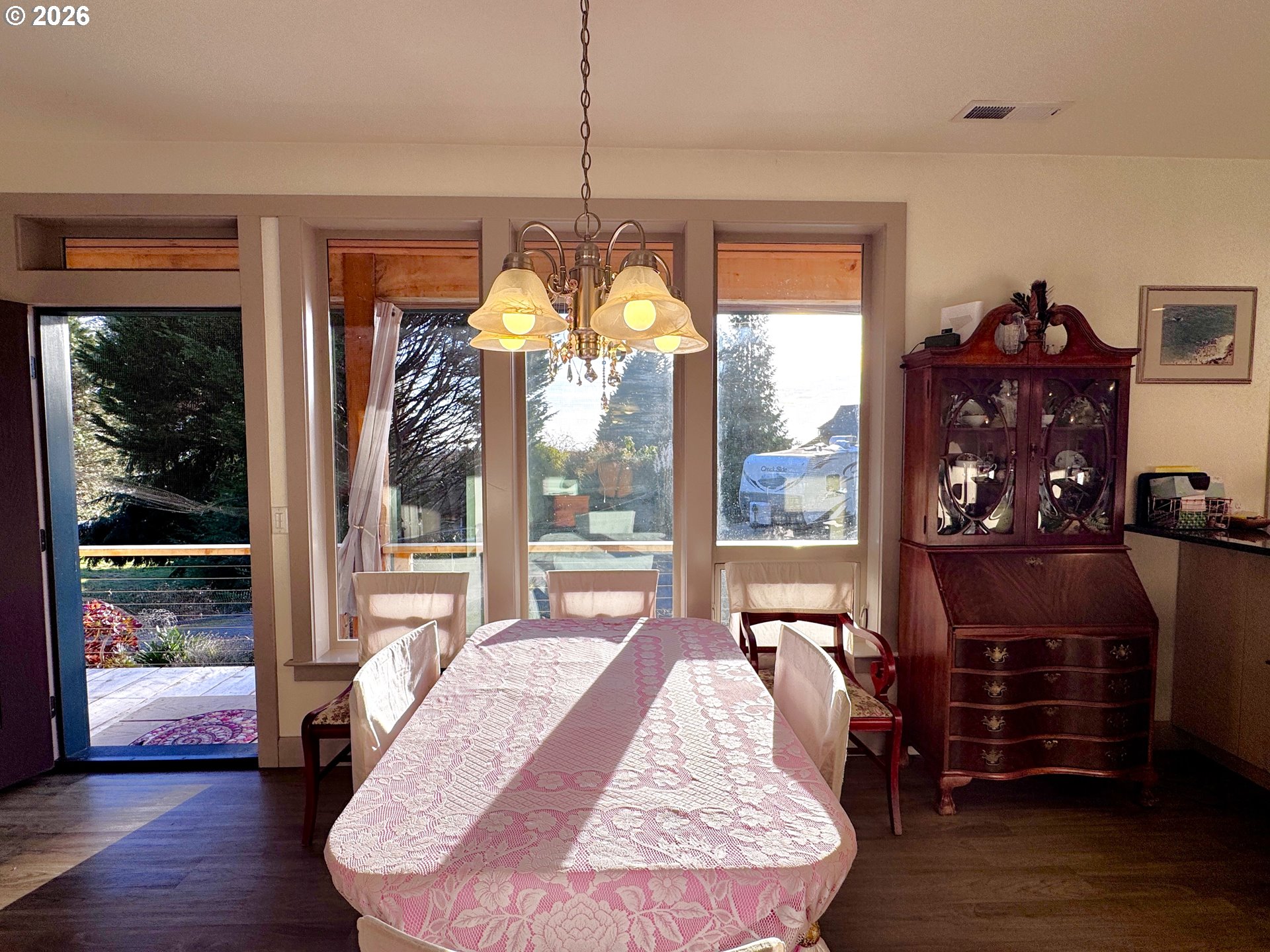 929 Old County Road Brookings, OR 97415 - Photo 33 of 46 Dining Area