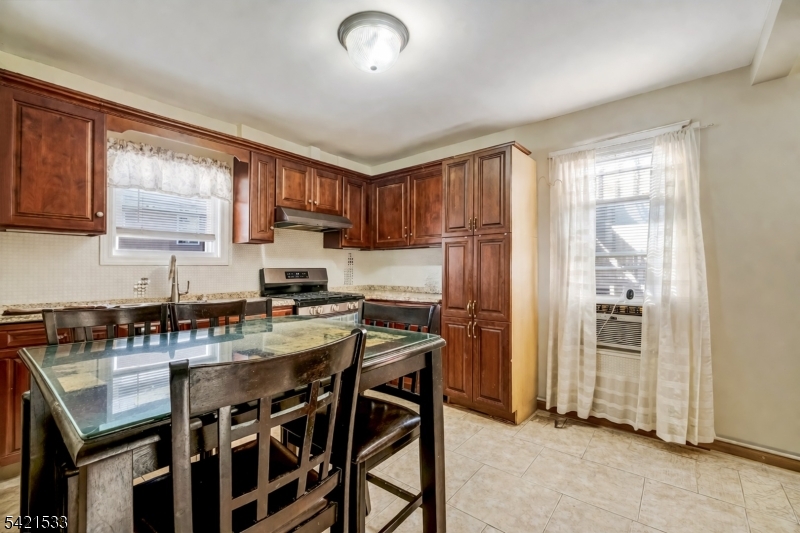 312 South Spring Street Elizabeth, NJ 07201 - Photo 2 of 41