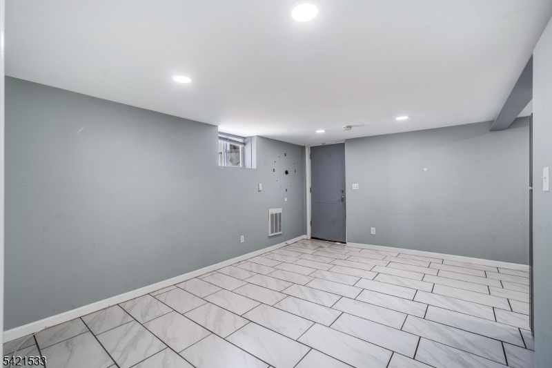 312 South Spring Street Elizabeth, NJ 07201 - Photo 24 of 41