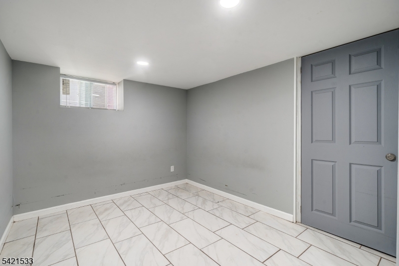 312 South Spring Street Elizabeth, NJ 07201 - Photo 25 of 41