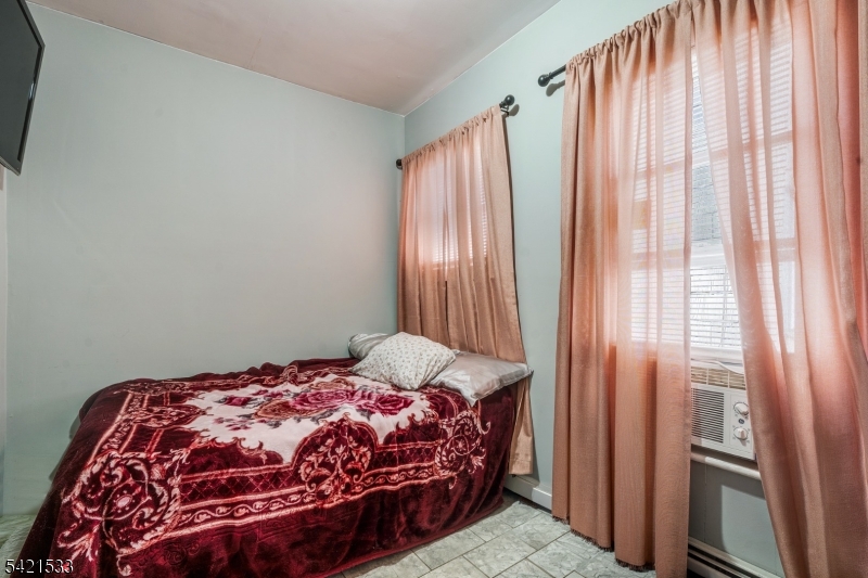 312 South Spring Street Elizabeth, NJ 07201 - Photo 5 of 41