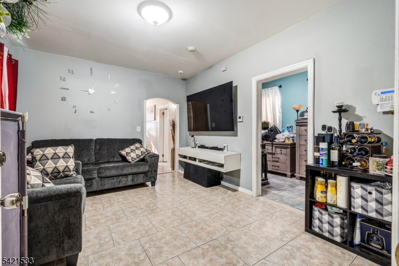 312 South Spring Street Elizabeth, NJ 07201 - Photo 8 of 41