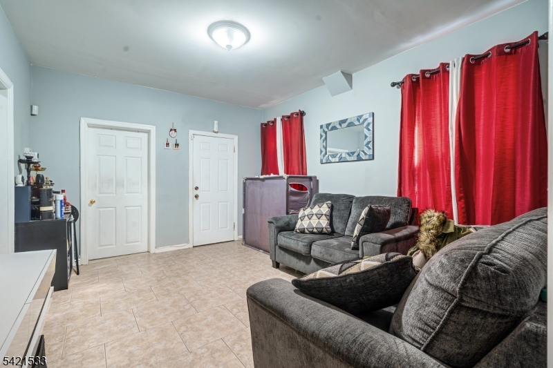 312 South Spring Street Elizabeth, NJ 07201 - Photo 9 of 41