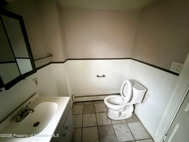 $1,000 | 704 Hazle Street, Unit 3, Wilkes Barre, PA 18702