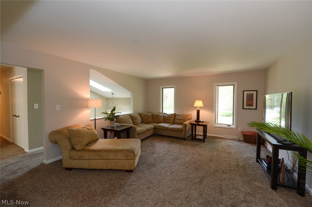 347 Silver Ridge Drive Akron, OH 44321 - Photo 9 of 31 Gallery Image 9