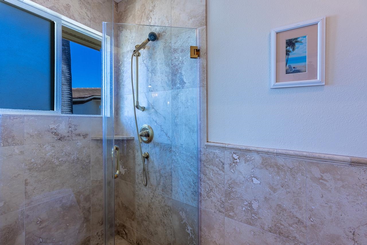 164 West Ikea Moku Place Kihei, HI 96753 - Photo 33 of 49 a bathroom with a shower
