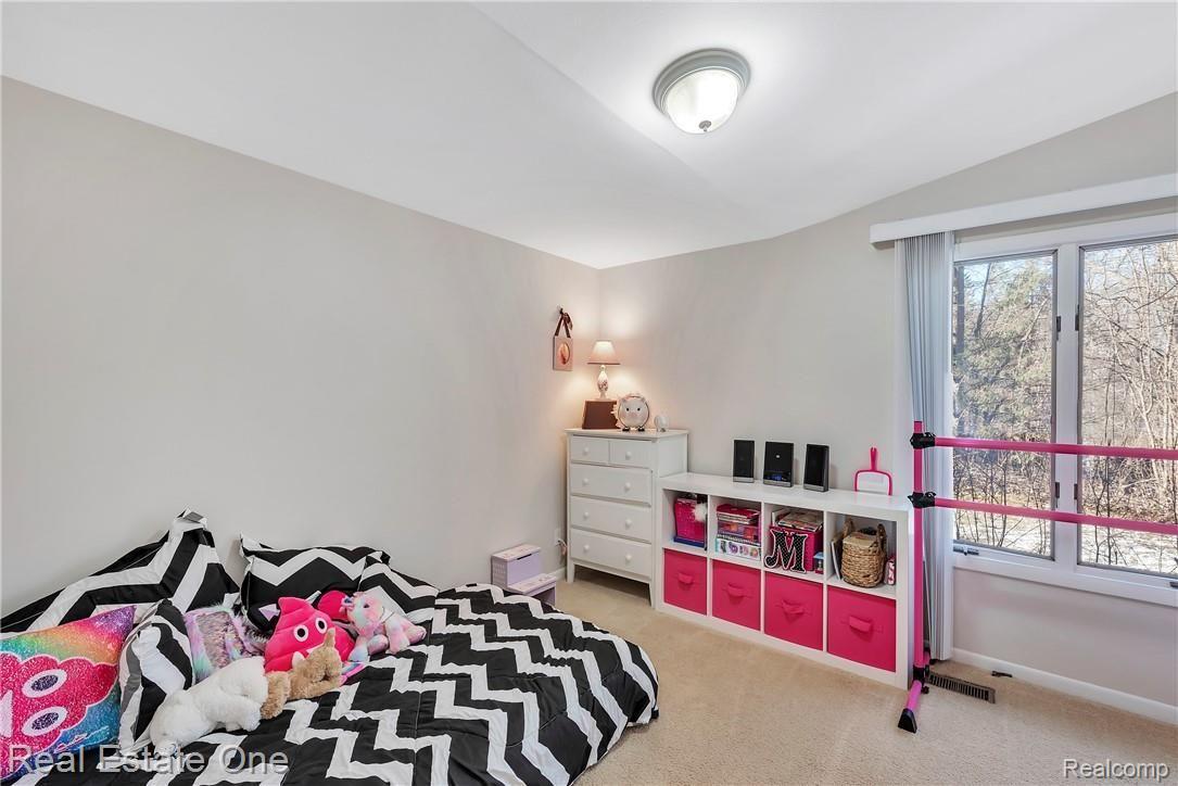 4879 Quarton Road Bloomfield Hills, MI 48301 - Photo 31 of 59 4879-Quarton-Rd-Bloomfield-Hills-MI-48301-windowstill-33.jpg