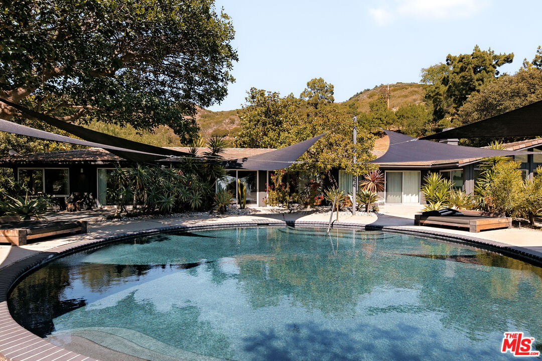 12460 Yellow Hill Road Malibu, CA 90265 - Photo 5 of 63