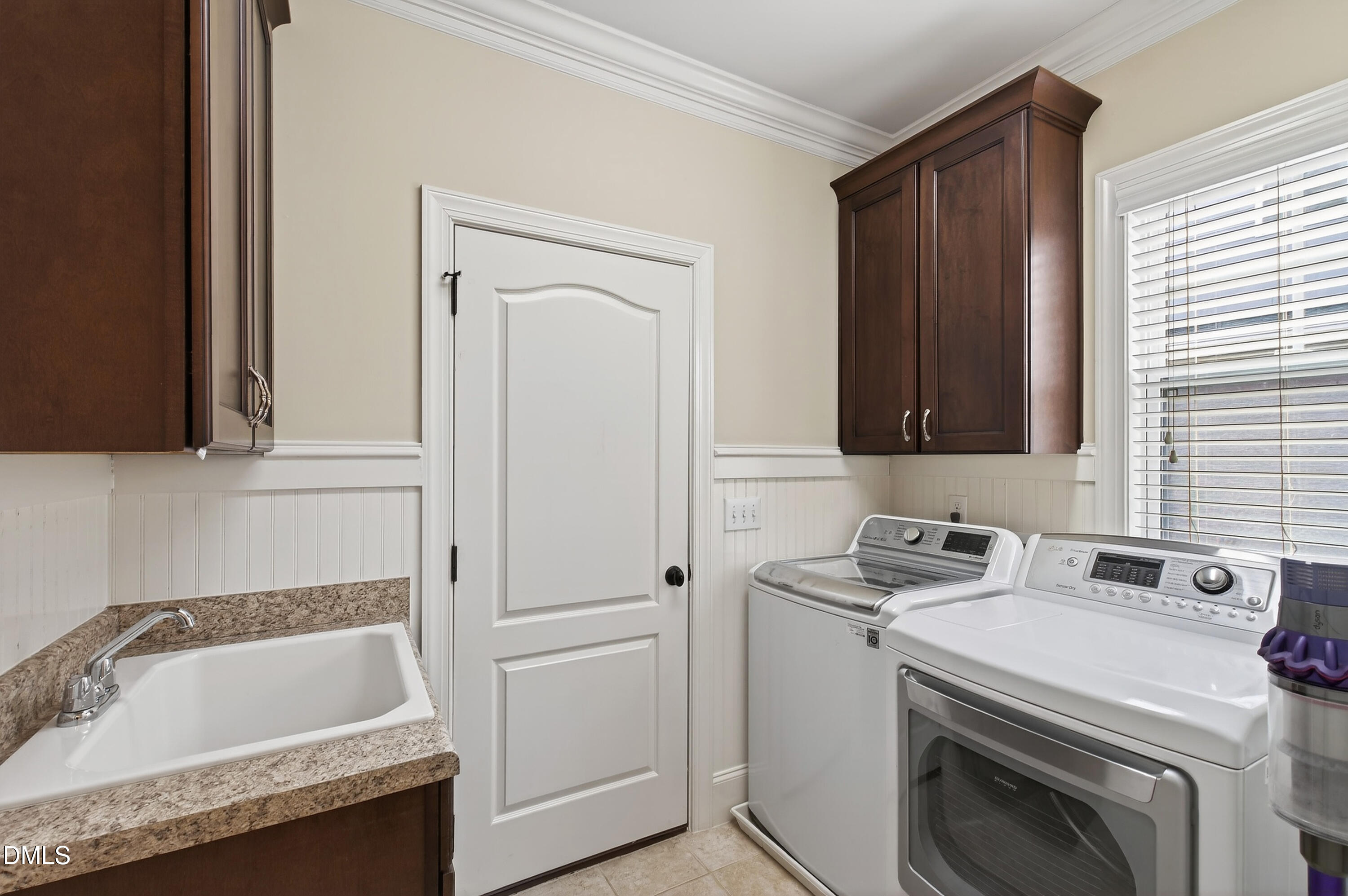 417 Wanderview Lane Holly Springs, NC 27540 - Photo 30 of 86 a bathroom with a sink and a bathtub