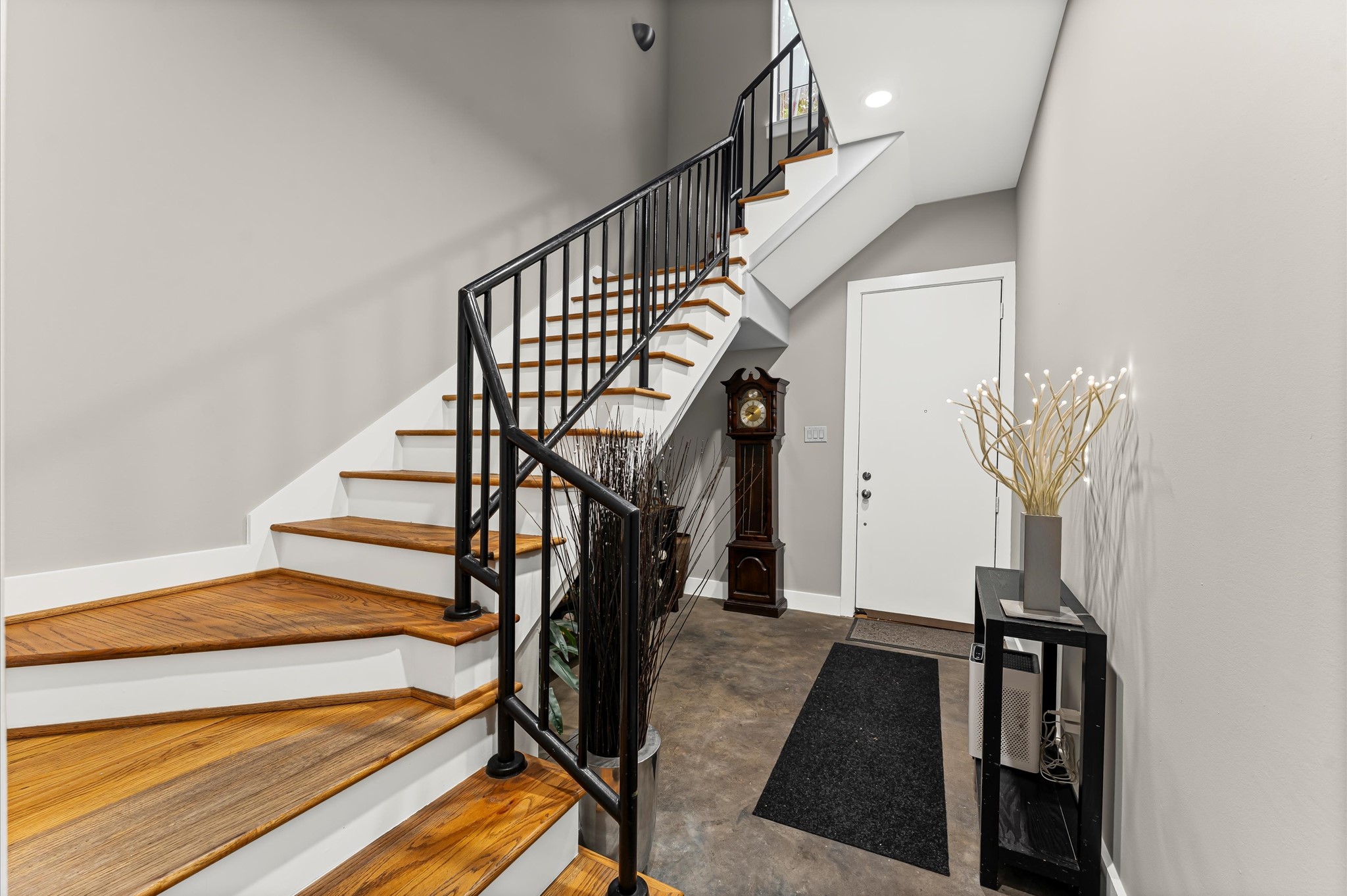730 Ruthven Street Houston, TX 77019 - Photo 3 of 36 Gallery Image 3