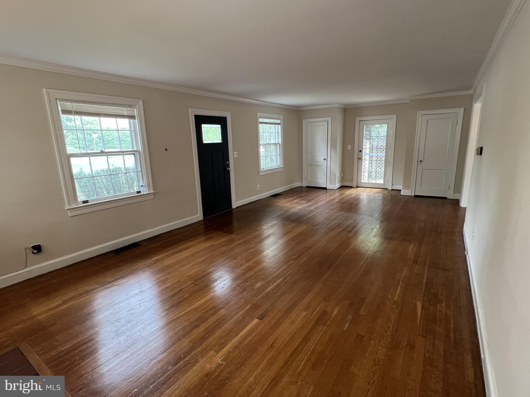 4027 North Glebe Road Arlington, VA 22207 - Photo 2 of 23 Gallery Image 2