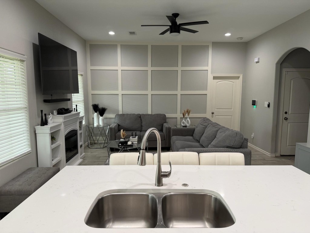 3140 Waverly Street Beaumont, TX 77705 - Photo 8 of 23