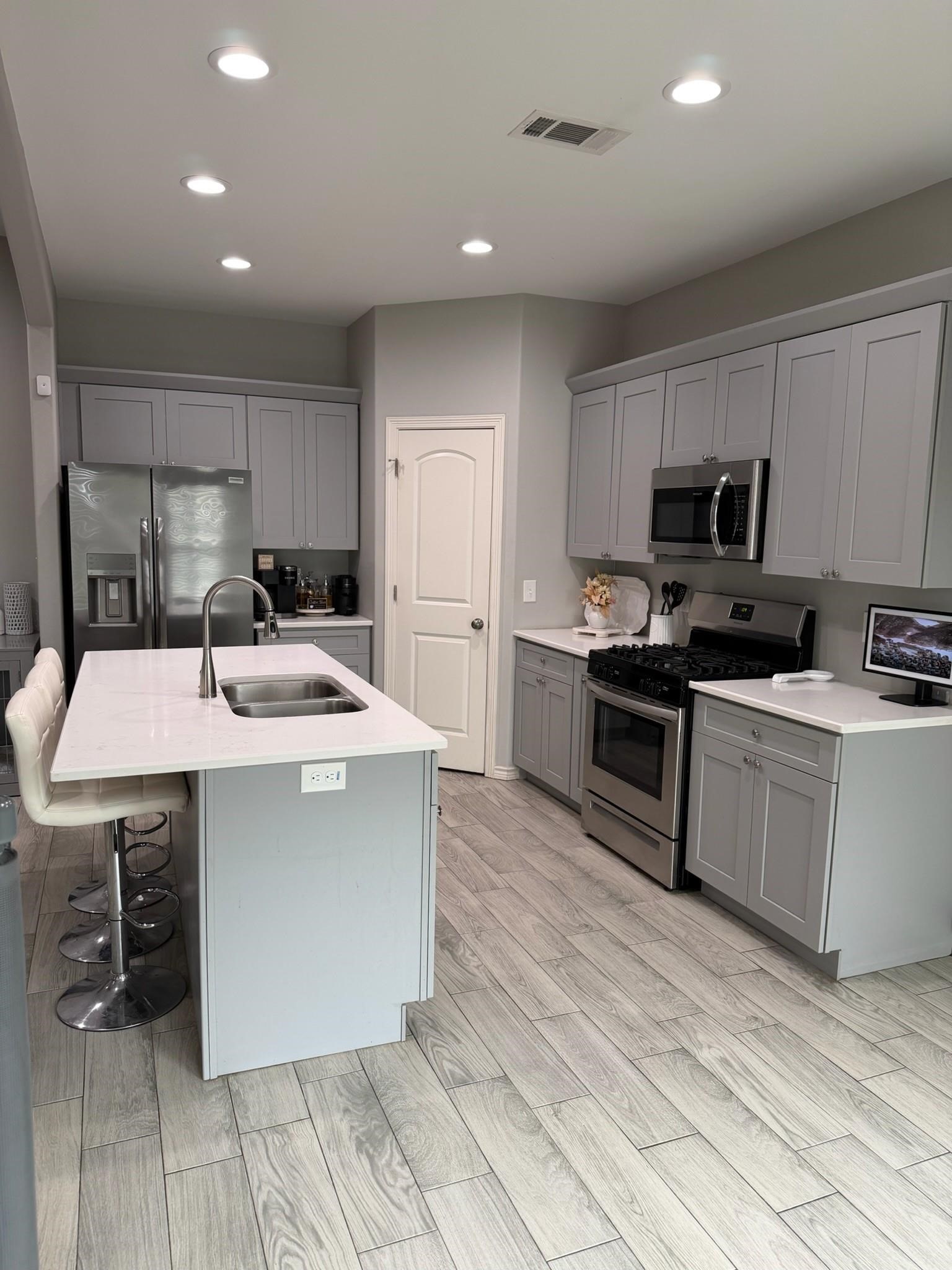 3140 Waverly Street Beaumont, TX 77705 - Photo 9 of 23